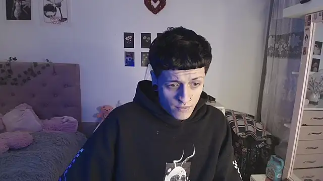 Snapshot of 2cyboy_ chatting on October 2025 07:21:01 PM 2cyboy online show from October 2025 07:21:01 PM