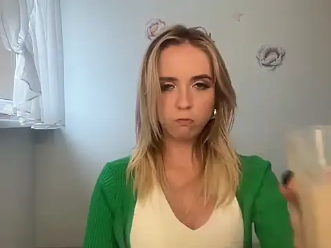 Snapshot of ClaudiaAmore chatting on September 2025 02:21:01 PM ClaudiaAmore online show from September 2025 02:21:01 PM