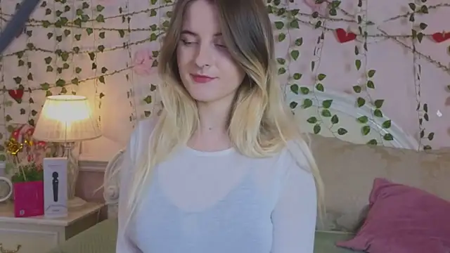 Snapshot of Sonia_Meow chatting on November 2025 06:30:02 AM Sonia Meow online show from November 2025 06:30:02 AM