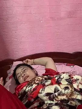 Snapshot of Star-sweet chatting on October 2025 01:27:02 AM Star-sweet online show from October 2025 01:27:02 AM