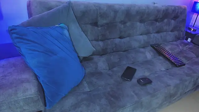 Eross Santy online show from April 2026 08:02:01 PM