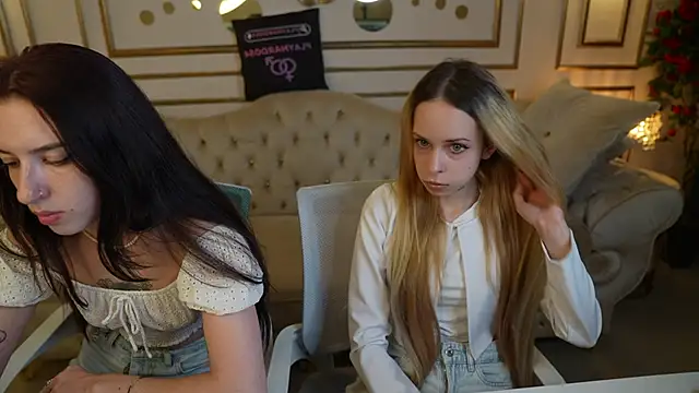 Snapshot of _Lili_054 chatting on October 2025 11:34:02 AM  Lili 054 online show from October 2025 11:34:02 AM