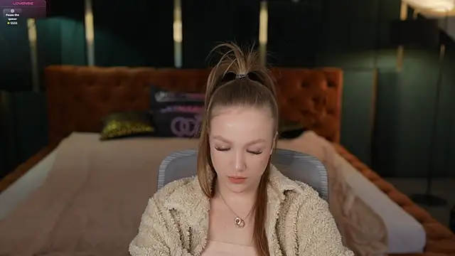 Ella 054 online show from October 2025 10:26:01 AM