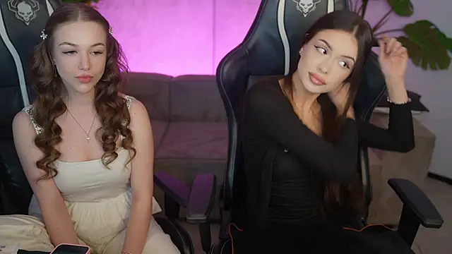 Snapshot of Ella_054 chatting on March 2026 03:38:01 PM Ella 054 online show from March 2026 03:38:01 PM