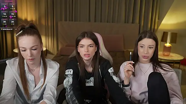 Snapshot of Ella_054 chatting on April 2026 06:35:01 PM Ella 054 online show from April 2026 06:35:01 PM