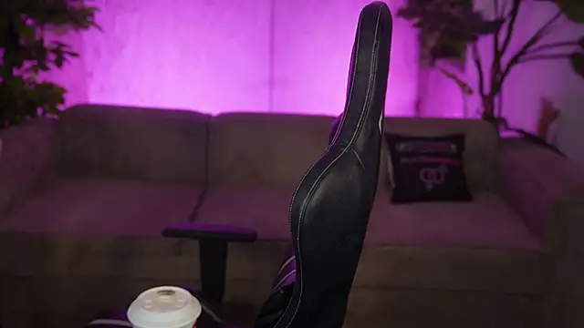 Snapshot of Ella_054 chatting on April 2026 02:29:01 PM Ella 054 online show from April 2026 02:29:01 PM