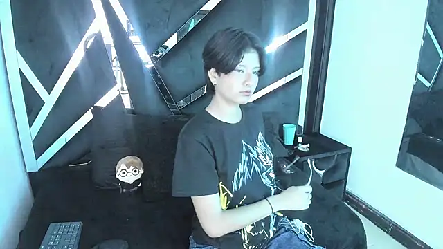 natsumiht online show from October 2025 05:16:02 AM