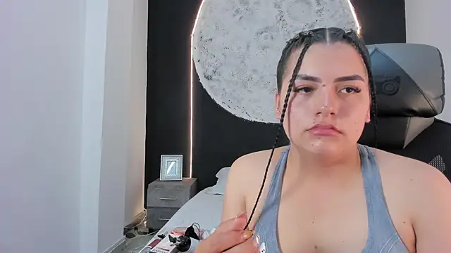 Snapshot of ScarletMoon1_ chatting on October 2025 08:31:01 PM ScarletMoon1  online show from October 2025 08:31:01 PM