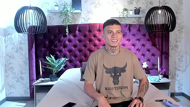 MrJustin  online show from December 2025 08:16:02 PM