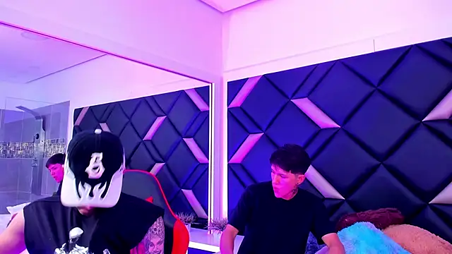 Snapshot of Handsomeboyss19 chatting on October 2025 02:48:02 AM Handsomeboyss19 online show from October 2025 02:48:02 AM