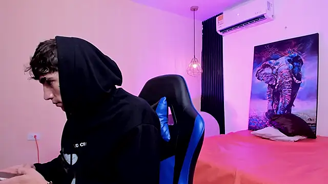 Handsomeboyss19 online show from January 2026 02:15:01 AM