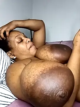 HappygalTheQueen online show from February 2026 01:56:02 AM