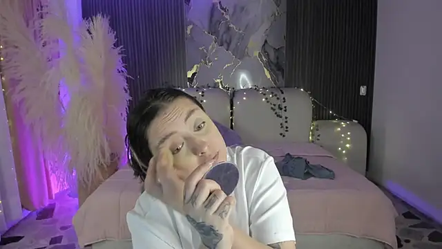 SarahCastro1  online show from March 2026 05:07:02 AM