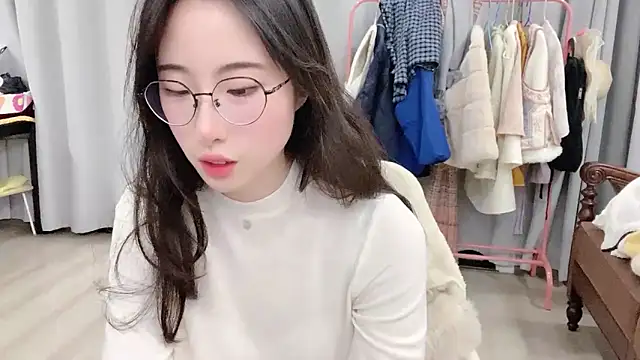 Freya7777 online show from November 2025 01:35:02 PM