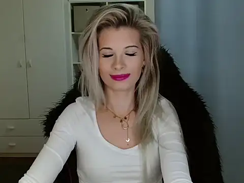 KristineGlow online show from November 2025 07:20:02 AM