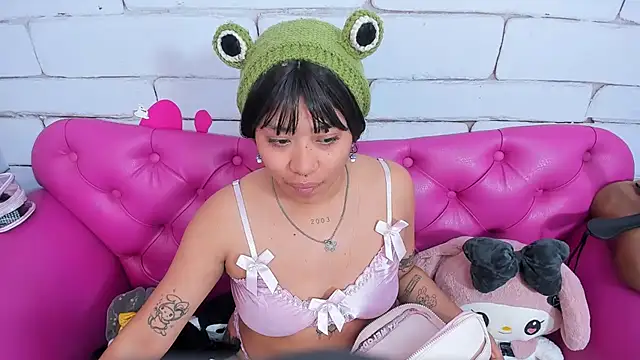 Snapshot of SafiroAgataaa chatting on November 2025 02:56:02 AM SafiroAgataaa online show from November 2025 02:56:02 AM