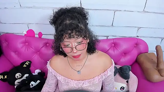 Snapshot of SafiroAgataaa chatting on November 2025 03:05:01 AM SafiroAgataaa online show from November 2025 03:05:01 AM