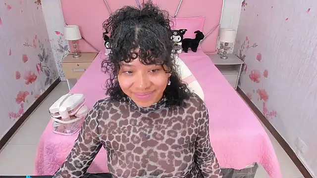 Snapshot of SafiroAgataaa chatting on November 2025 03:23:02 AM SafiroAgataaa online show from November 2025 03:23:02 AM