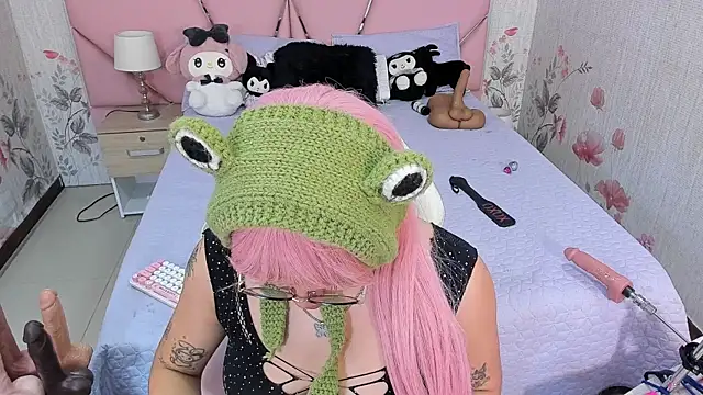 Snapshot of SafiroAgataaa chatting on November 2025 09:40:01 PM SafiroAgataaa online show from November 2025 09:40:01 PM