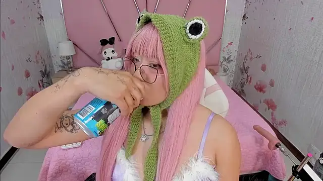 Snapshot of SafiroAgataaa chatting on December 2025 11:13:01 PM SafiroAgataaa online show from December 2025 11:13:01 PM