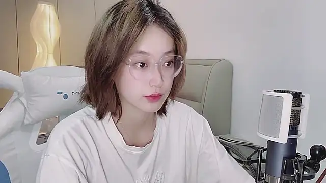 Snapshot of Naiyi-babe chatting on May 2026 04:26:01 PM Naiyi-babe online show from May 2026 04:26:01 PM