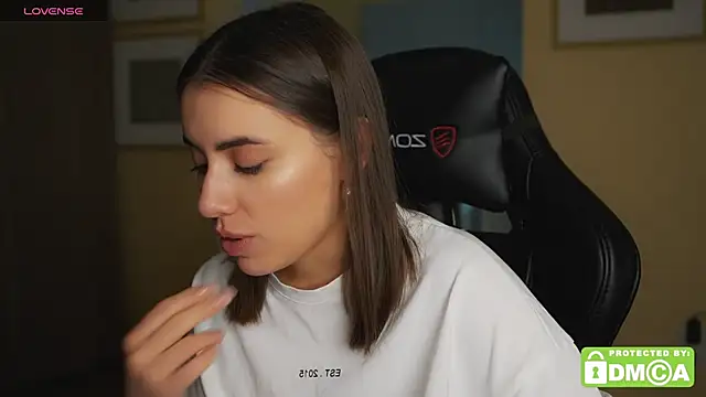 KateCarrey online show from October 2025 03:35:01 PM