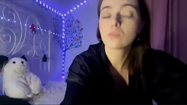 Snapshot of HoneyMist chatting on September 2025 06:12:02 PM HoneyMist online show from September 2025 06:12:02 PM