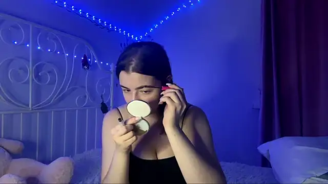 Snapshot of HoneyMist chatting on October 2025 06:06:01 PM HoneyMist online show from October 2025 06:06:01 PM