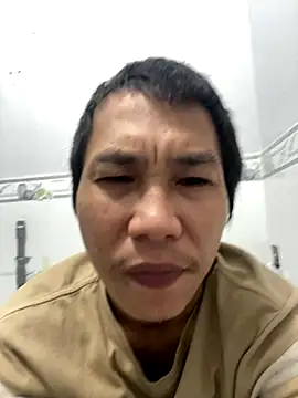 youmitom online show from October 2025 05:31:02 PM