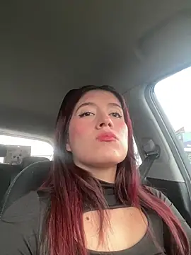 Snapshot of BrunnetAri_ chatting on March 2026 06:44:01 PM BrunnetAri online show from March 2026 06:44:01 PM