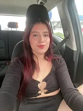 Snapshot of BrunnetAri_ chatting on April 2026 07:55:01 PM BrunnetAri online show from April 2026 07:55:01 PM