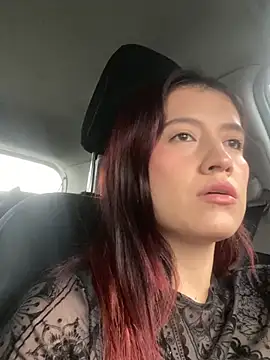 Snapshot of BrunnetAri_ chatting on April 2026 02:53:02 PM BrunnetAri online show from April 2026 02:53:02 PM