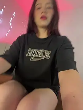 Snapshot of BrunnetAri_ chatting on April 2026 01:50:01 PM BrunnetAri online show from April 2026 01:50:01 PM