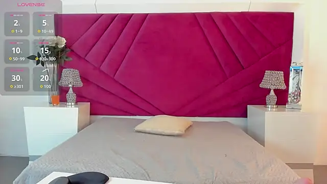 Snapshot of VeraGarnier chatting on September 2025 07:49:01 PM VeraGarnier online show from September 2025 07:49:01 PM