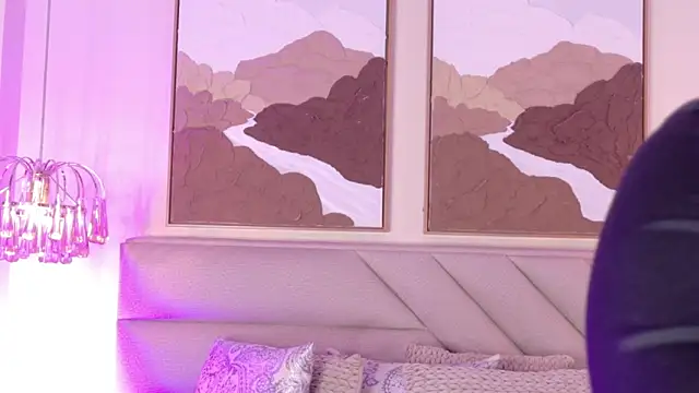 kendalFox  online show from November 2025 03:50:01 PM