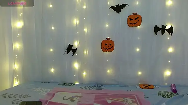 Snapshot of NoraParkeer chatting on October 2025 07:01:01 PM NoraParkeer online show from October 2025 07:01:01 PM