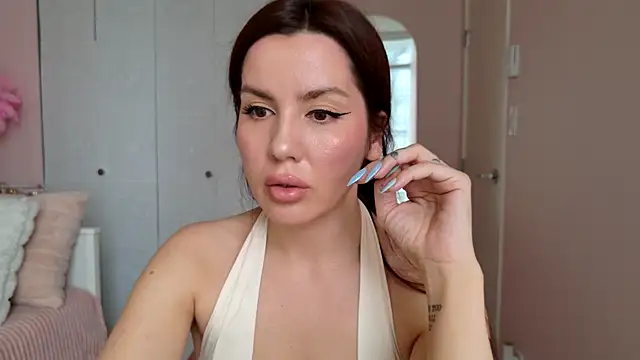 Snapshot of SirenSwitch chatting on March 2026 09:43:01 PM SirenSwitch online show from March 2026 09:43:01 PM