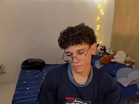 Tom Blues online show from November 2025 02:05:02 PM