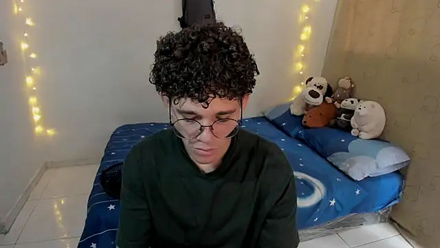 Tom Blues online show from November 2025 04:51:01 PM