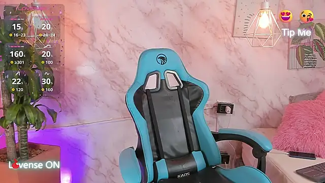 Snapshot of cristal_herrera_ chatting on October 2025 03:37:01 AM cristal herrera  online show from October 2025 03:37:01 AM