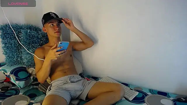 Snapshot of babyandy_x chatting on September 2025 09:06:02 PM babyandy x online show from September 2025 09:06:02 PM