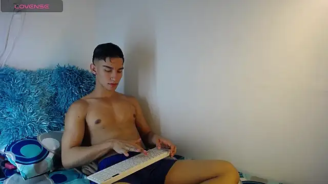 Snapshot of babyandy_x chatting on September 2025 08:46:01 PM babyandy x online show from September 2025 08:46:01 PM