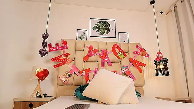 Snapshot of elizawiliamst chatting on September 2025 12:06:01 PM elizawiliamst online show from September 2025 12:06:01 PM