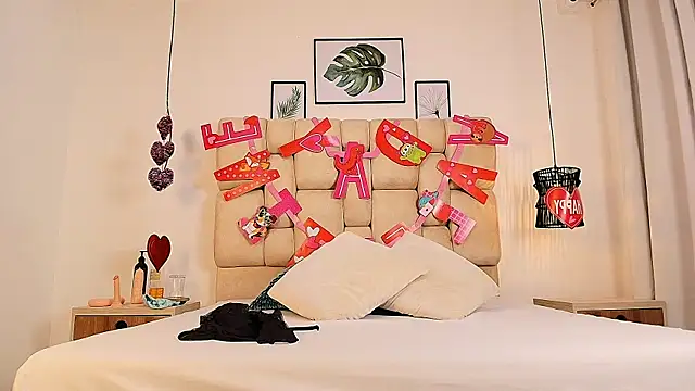 Snapshot of elizawiliamst chatting on September 2025 12:28:01 PM elizawiliamst online show from September 2025 12:28:01 PM