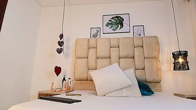 Snapshot of elizawiliamst chatting on September 2025 11:45:01 AM elizawiliamst online show from September 2025 11:45:01 AM