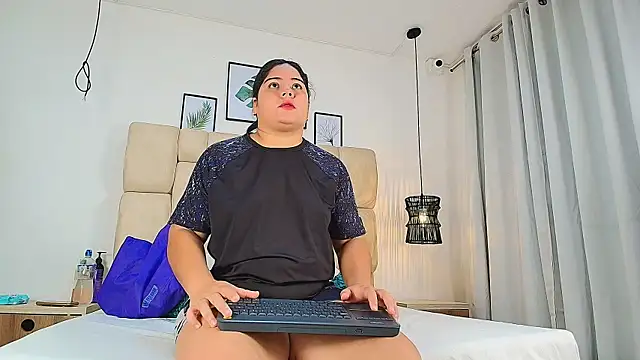 Snapshot of elizawiliamst chatting on October 2025 11:43:01 AM elizawiliamst online show from October 2025 11:43:01 AM