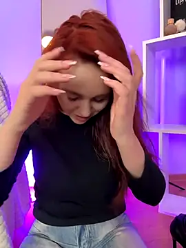 Snapshot of PollyVinice chatting on September 2025 11:21:02 AM PollyVinice online show from September 2025 11:21:02 AM