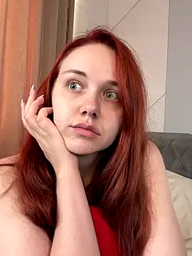 Snapshot of PollyVinice chatting on September 2025 11:45:02 AM PollyVinice online show from September 2025 11:45:02 AM