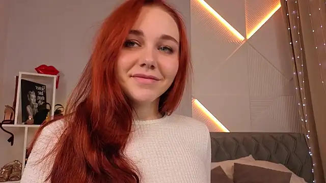 Snapshot of PollyVinice chatting on September 2025 11:48:01 AM PollyVinice online show from September 2025 11:48:01 AM