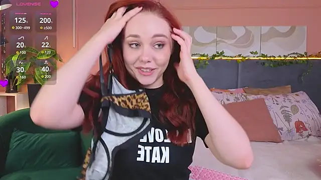 Snapshot of PollyVinice chatting on October 2025 11:53:02 AM PollyVinice online show from October 2025 11:53:02 AM